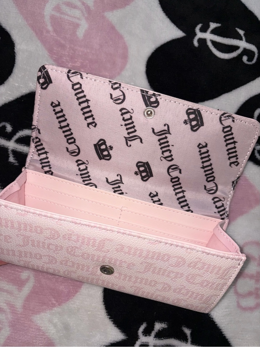 Juicy Couture Light Pink Patent Satchel with Matching Logo Wallet - Picture 2 of 8